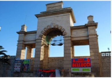 Ingresso monumentale campo sportivo