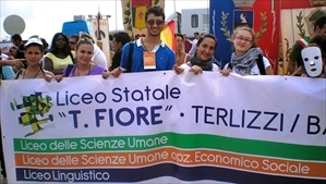 striscione liceo Fiore Terlizzi