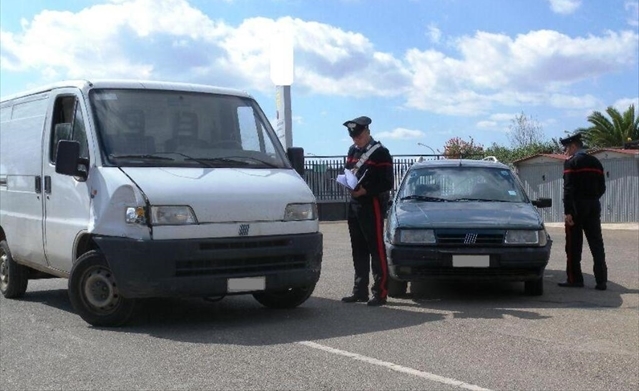 Il furgone e l'auto recuperati dai carabinieri