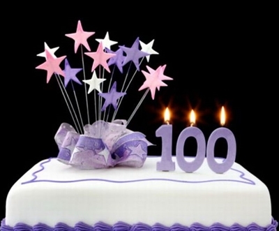 Una torta per festeggiare cent'anni