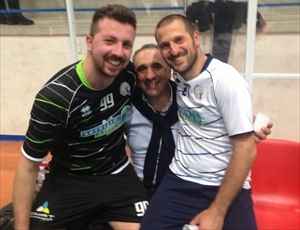 mister Coronelli con Tricarico e Gadaleta dopo la festa rossoblu