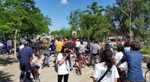La carovana dei ciclisti durante la passeggiata di "Notti medievali"