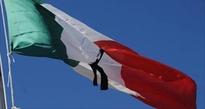Bandiera listata a lutto