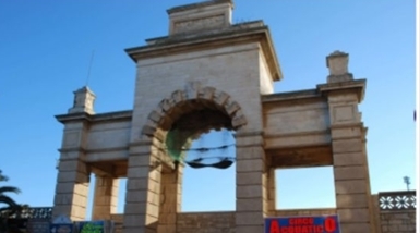 Ingresso monumentale campo sportivo