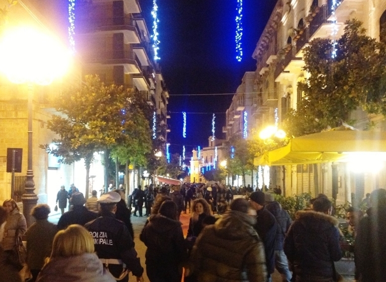 Strade illuminate nel periodo Natalizio