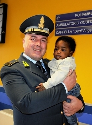 Televisori e tablet ai bambini dell'Ospedale Pediatrico "Giovanni XXIII" di Bari in regalo dalla Guardia di Finanza.