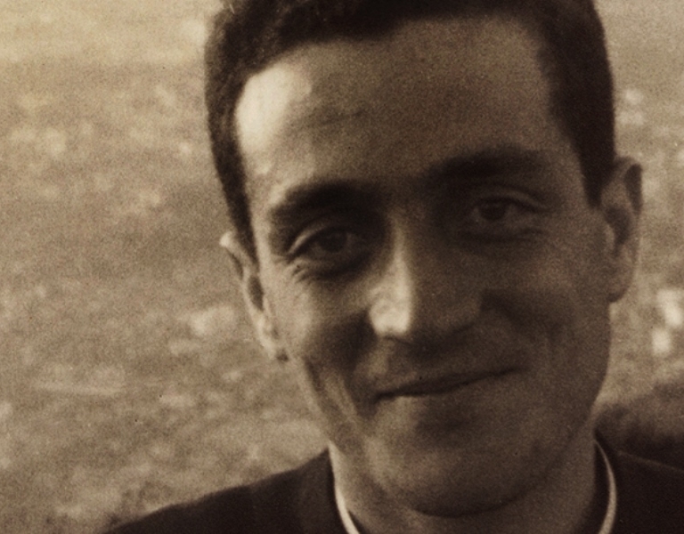 un giovane don Tonino Bello