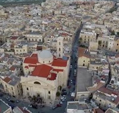 una immagine del centro storico di Terlizzi visto dall'alto