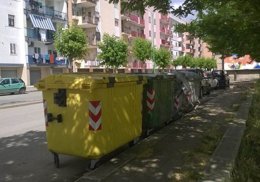 isola ecologica in viale federico II