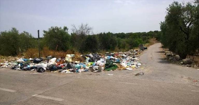 la discarica abusiva