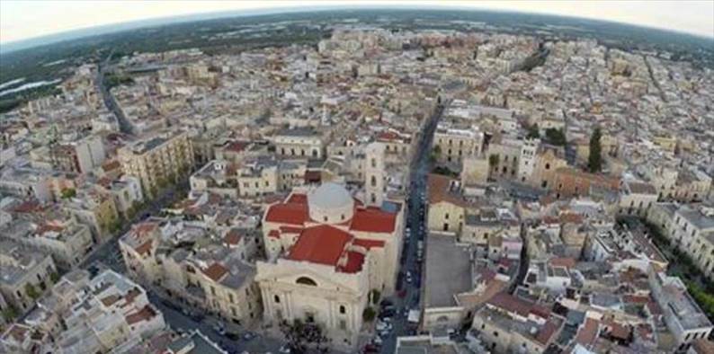 una immagine del centro storico di Terlizzi visto dall'alto