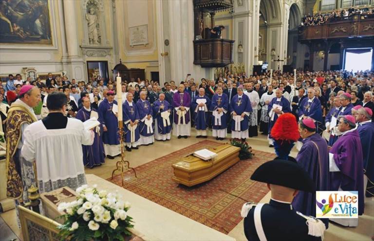 i funerali di don gino martella