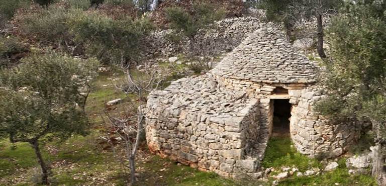 Trullo in campagna