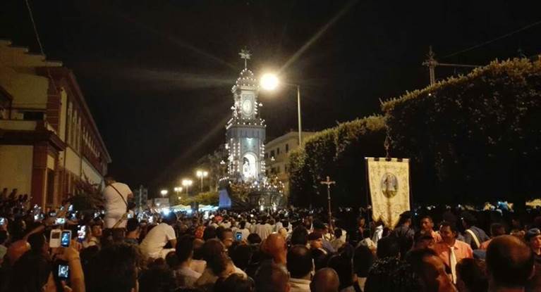 il carro all'altezza di viale roma