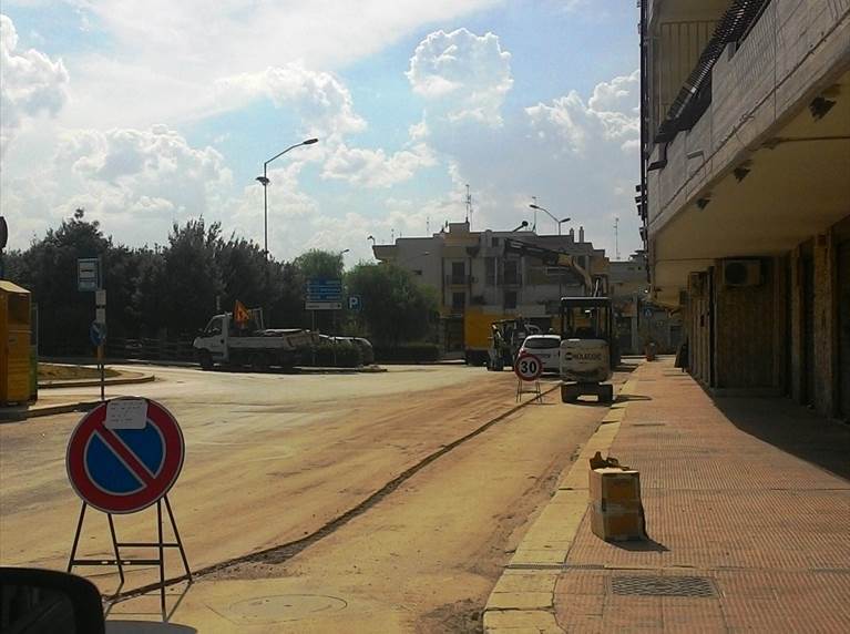 lavori per la fibra ottica in via madonna delle grazie