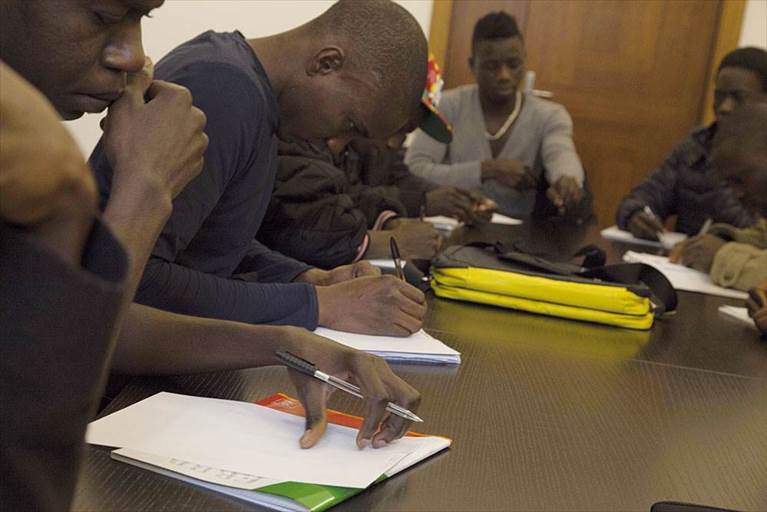 lezione di italiano per migranti