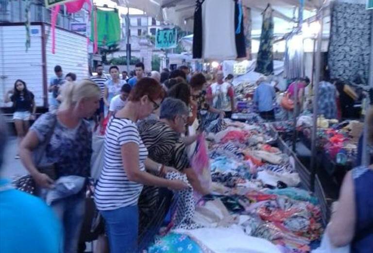 Il Mercato di sera a Bisceglie