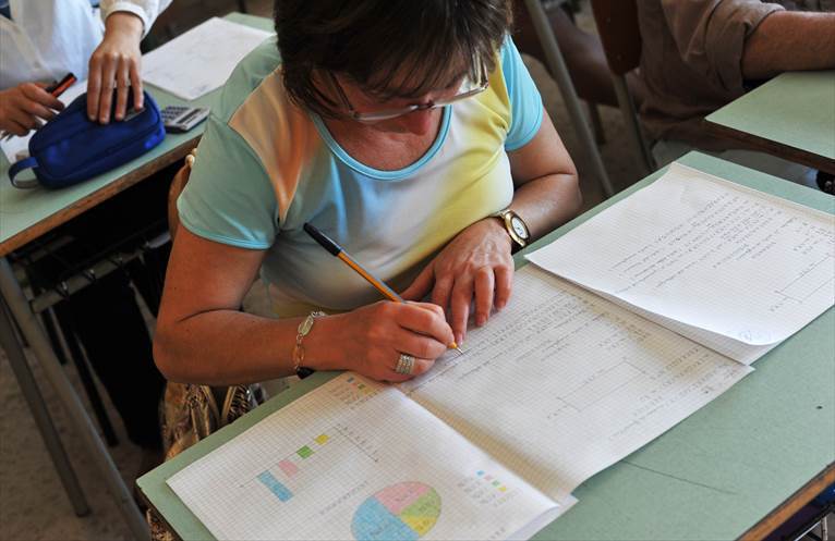 Gli adulti tornano tra i banchi di scuola