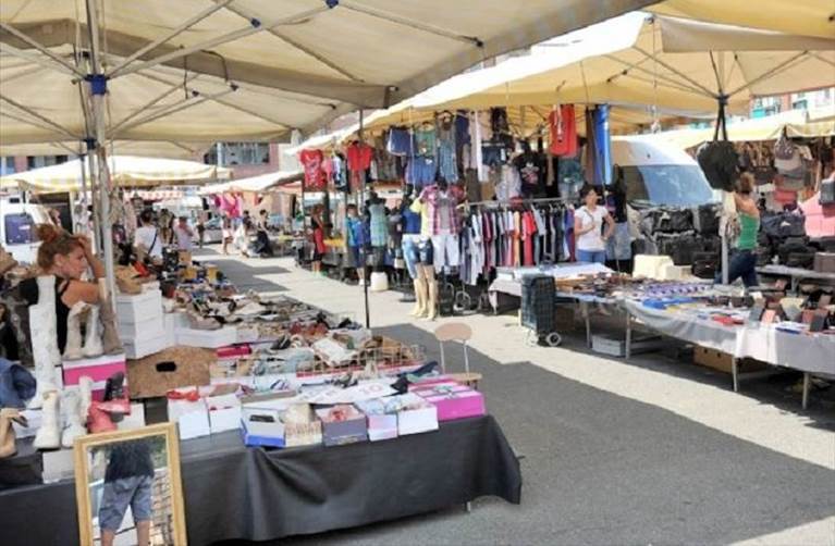 mercato settimanale