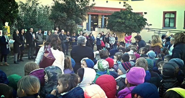 un momento della festa dell'albero