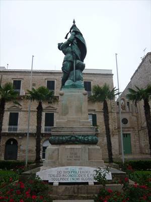 il monumento ai caduti