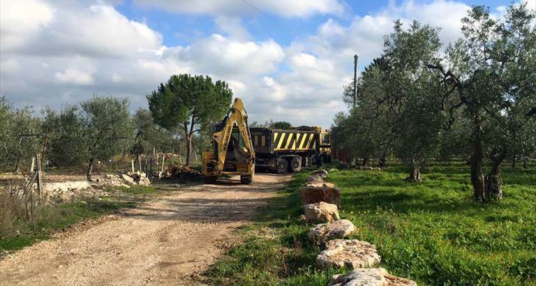 bonifica in corso sull'appia traiana
