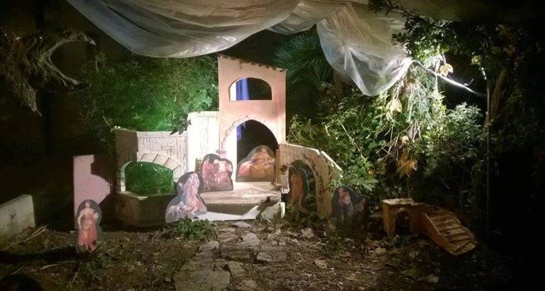 il presepe rovinato dai vandali