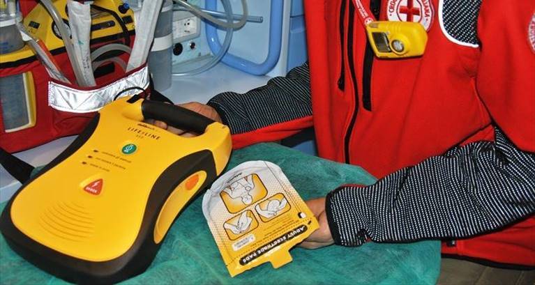 defibrillatore semi-automatico