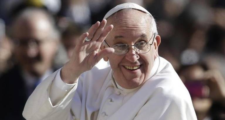 Papa Francesco saluta i terlizzesi