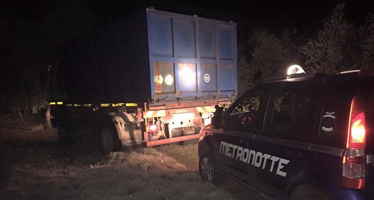 il camion con le olive rubate