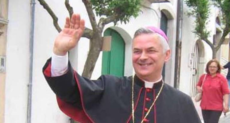 il vescovo monsignor cornacchia