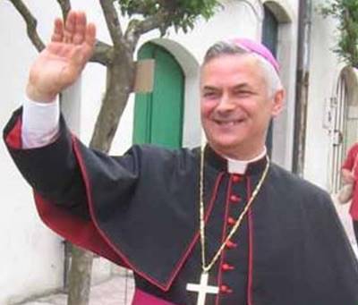 Il vescovo monsignor Domenico Cornacchia