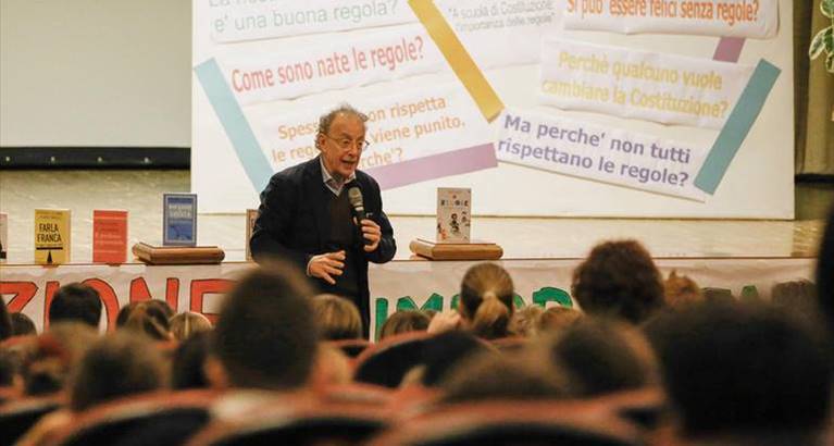 gherardo colombo con i bambini