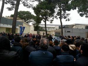 La manifestazione contro la chisura dell'ospedale Sarcone