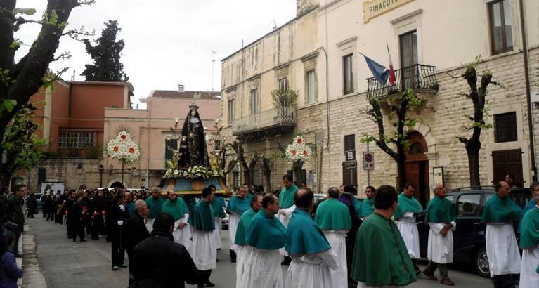 la processione dell'addolorata