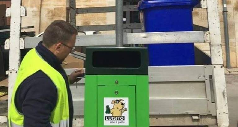 contenitore deiezioni canine