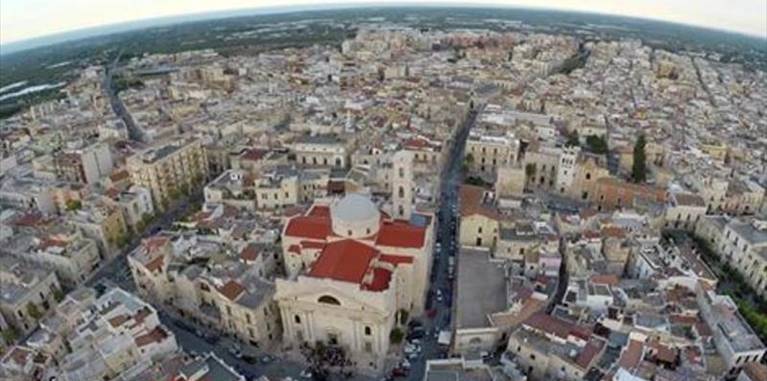 una immagine del centro storico di Terlizzi visto dall'alto