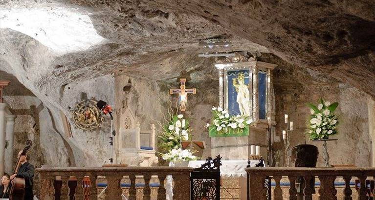la grotta di san michele a monte sant'angelo