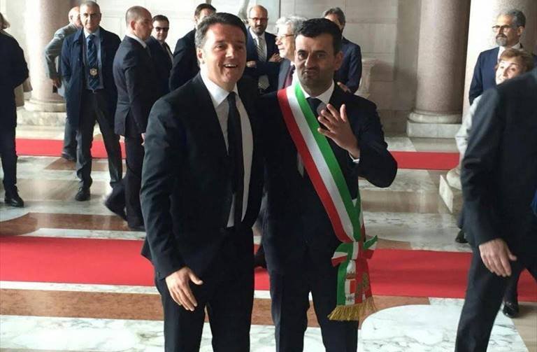 Renzi e Decaro firmano il Patto per lo sviluppo della città metropolitana