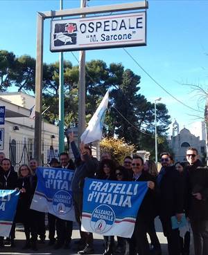 Fratelli d'Italia manifesta per l'ospedale
