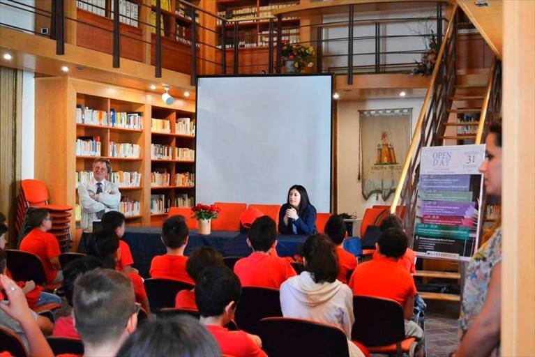 L'incontro in biblioteca