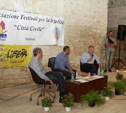 il magistrato gratteri al festival per la legalità 2015