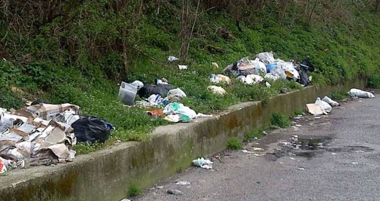 rifiuti nelle campagne