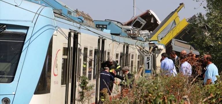 disastro ferroviario tra andria e corato