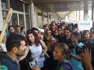 Ii docenti protestano in via Capruzzi contro la riforma della scuola