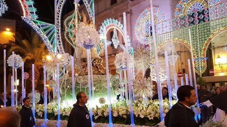 carro floreale della madonna del rosario