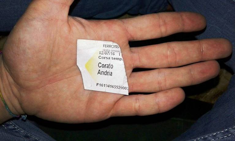 Un biglietto per il treno sbagliato