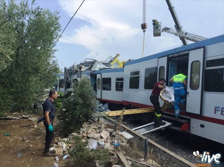 disastro ferroviario tra andria e corato
