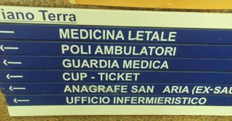 insegna taroccata al sarcone