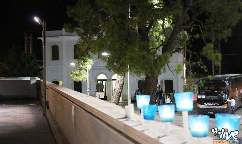 La fiaccolata in memoria delle vittime